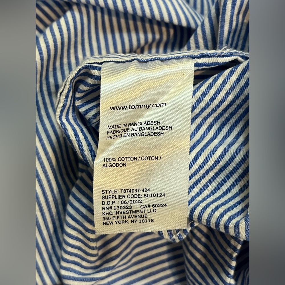 Tommy Hilfiger Boys Striped button-down shirt. Size 12/14. - Picture 4 of 8